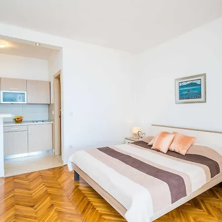 Marnic Blue Chill- Comfort Apartment Mlini